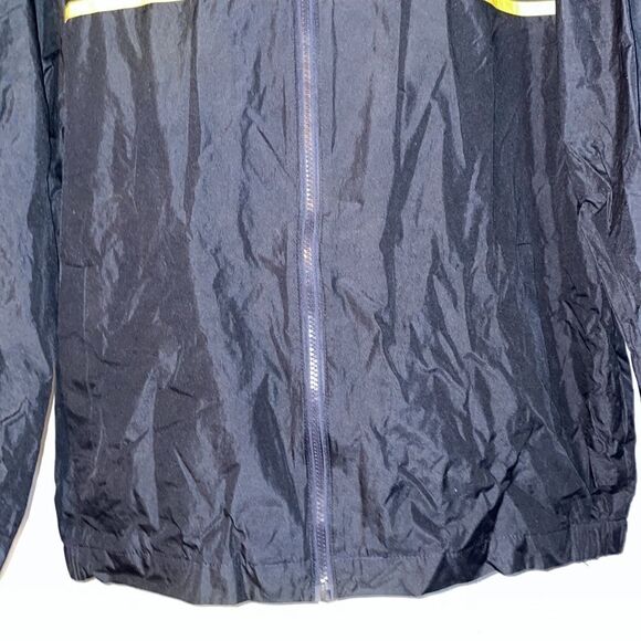 Beacon point rain coat/wind breaker - Picture 4 of 10